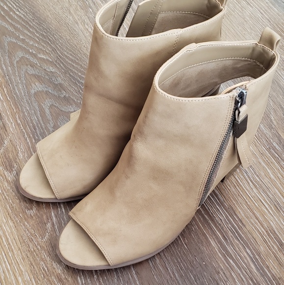 Circus by Sam Edelman Kammi Peep Toe Bootie - Picture 4 of 8